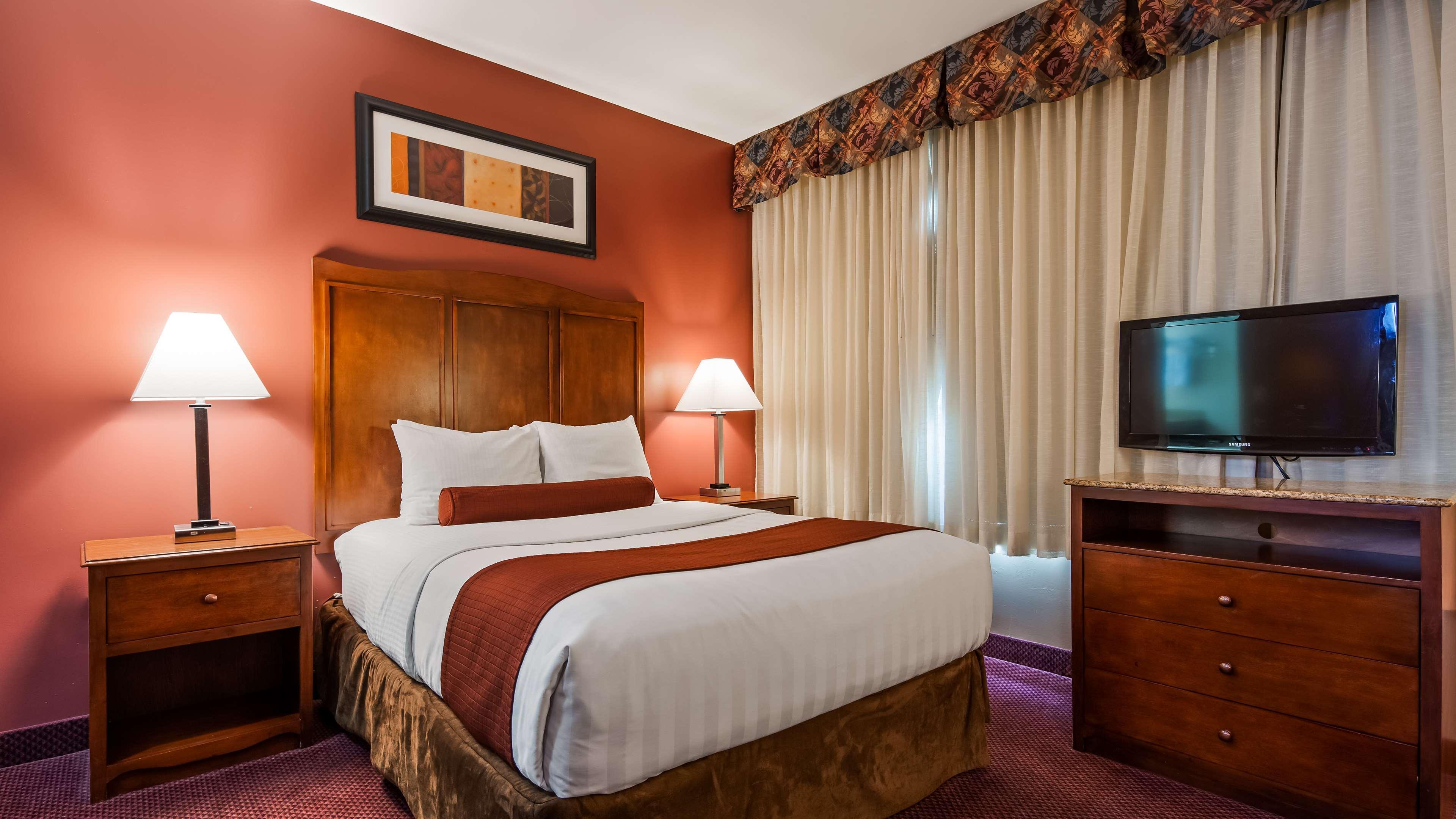 Best Western Plus Hannaford Inn & Suites Kenwood Buitenkant foto