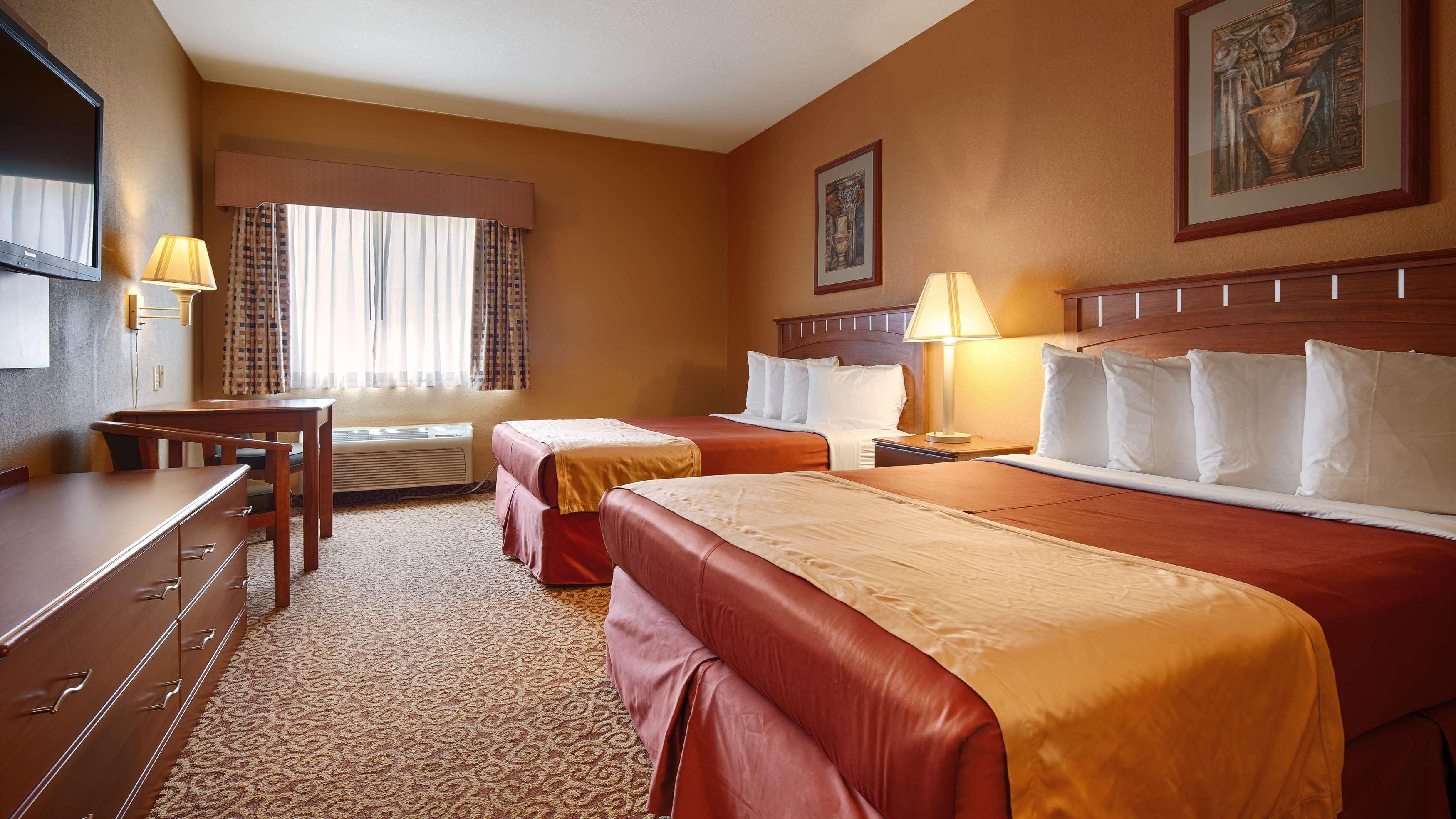 Best Western Plus Hannaford Inn & Suites Kenwood Buitenkant foto