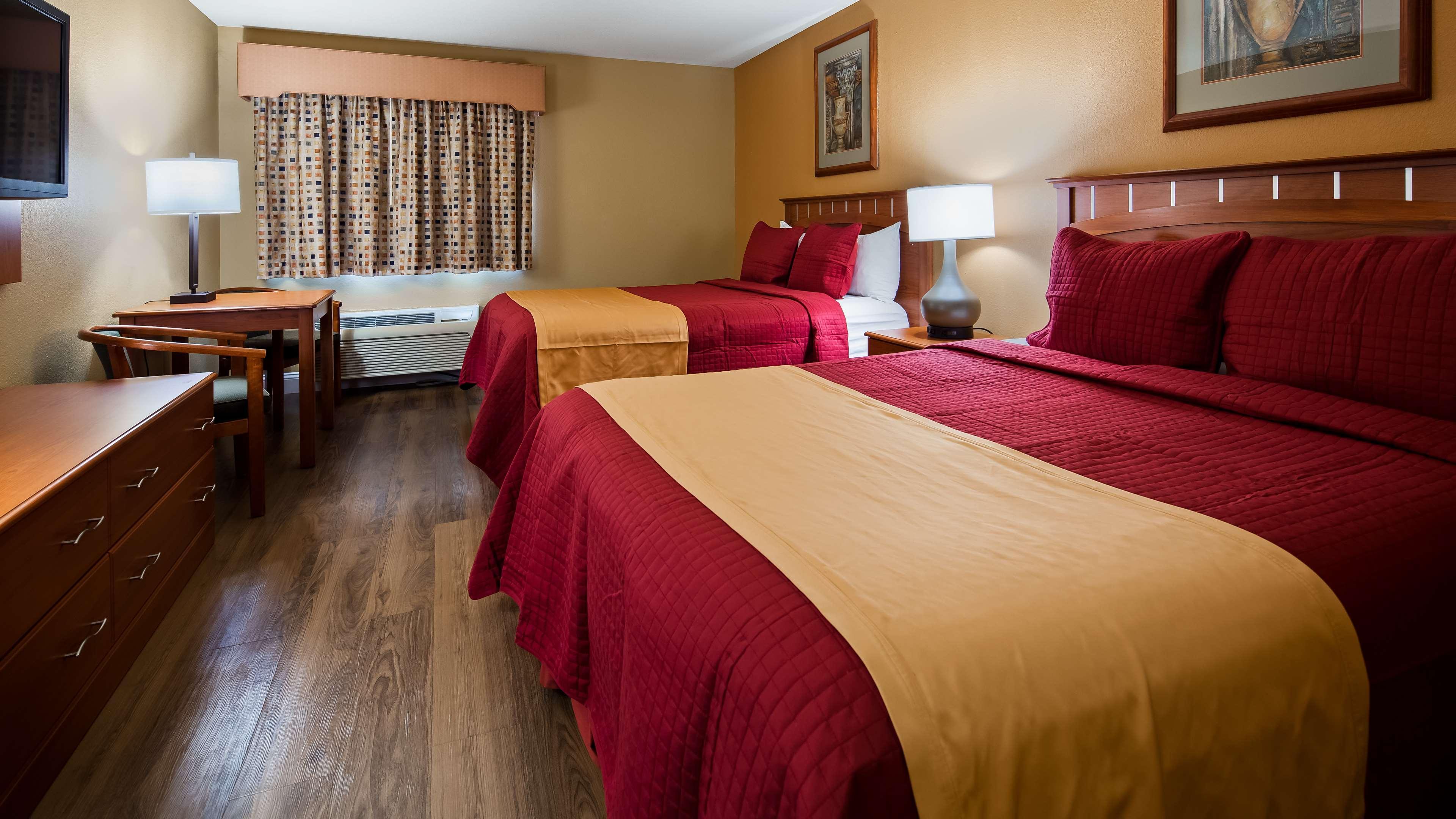 Best Western Plus Hannaford Inn & Suites Kenwood Buitenkant foto