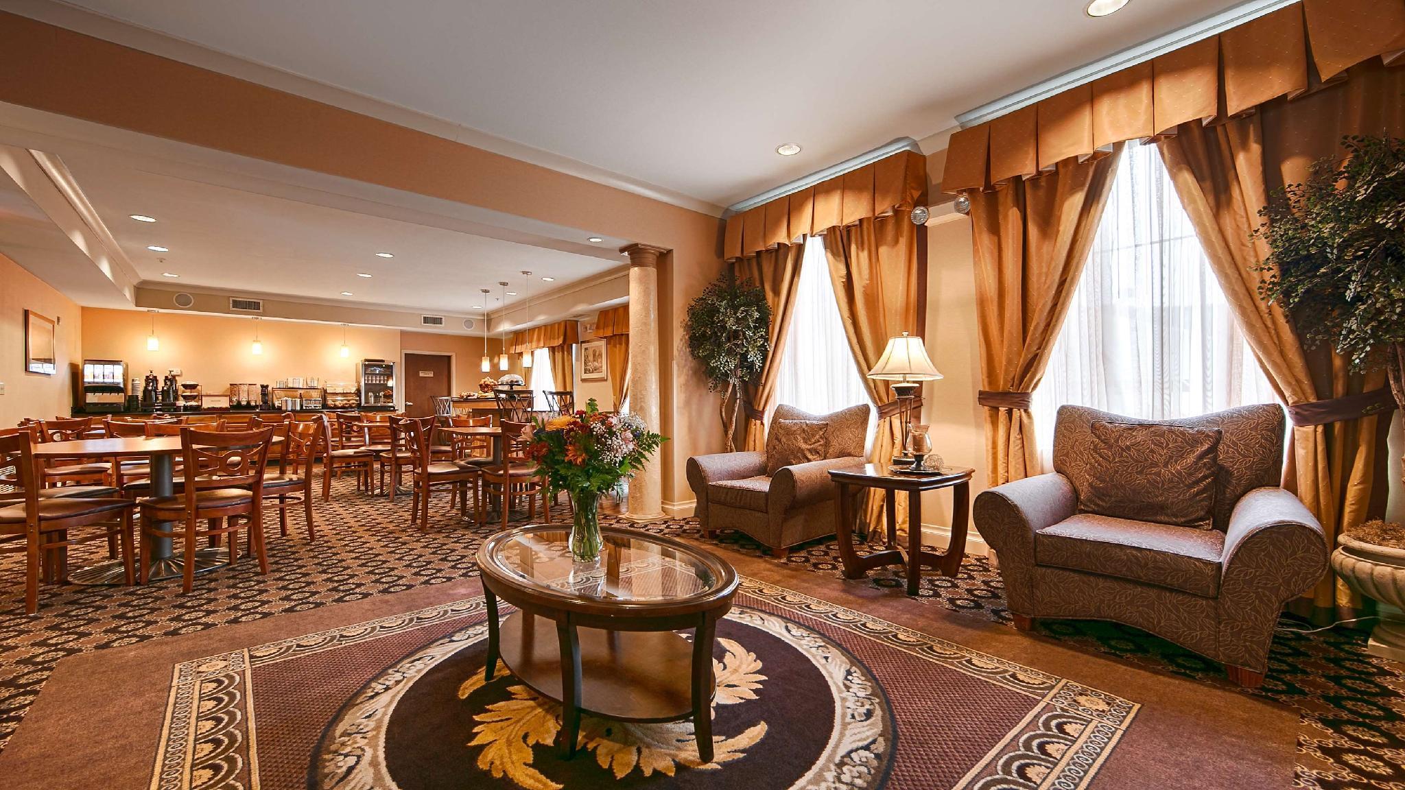 Best Western Plus Hannaford Inn & Suites Kenwood Buitenkant foto
