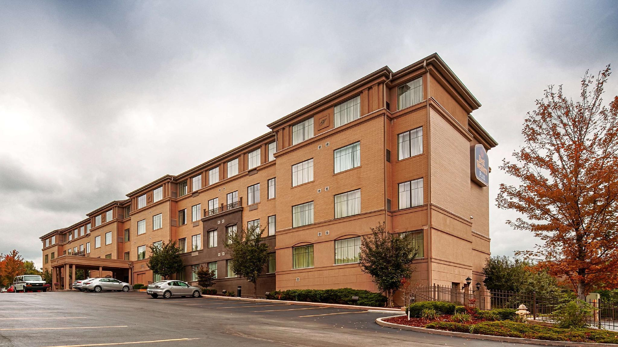 Best Western Plus Hannaford Inn & Suites Kenwood Buitenkant foto