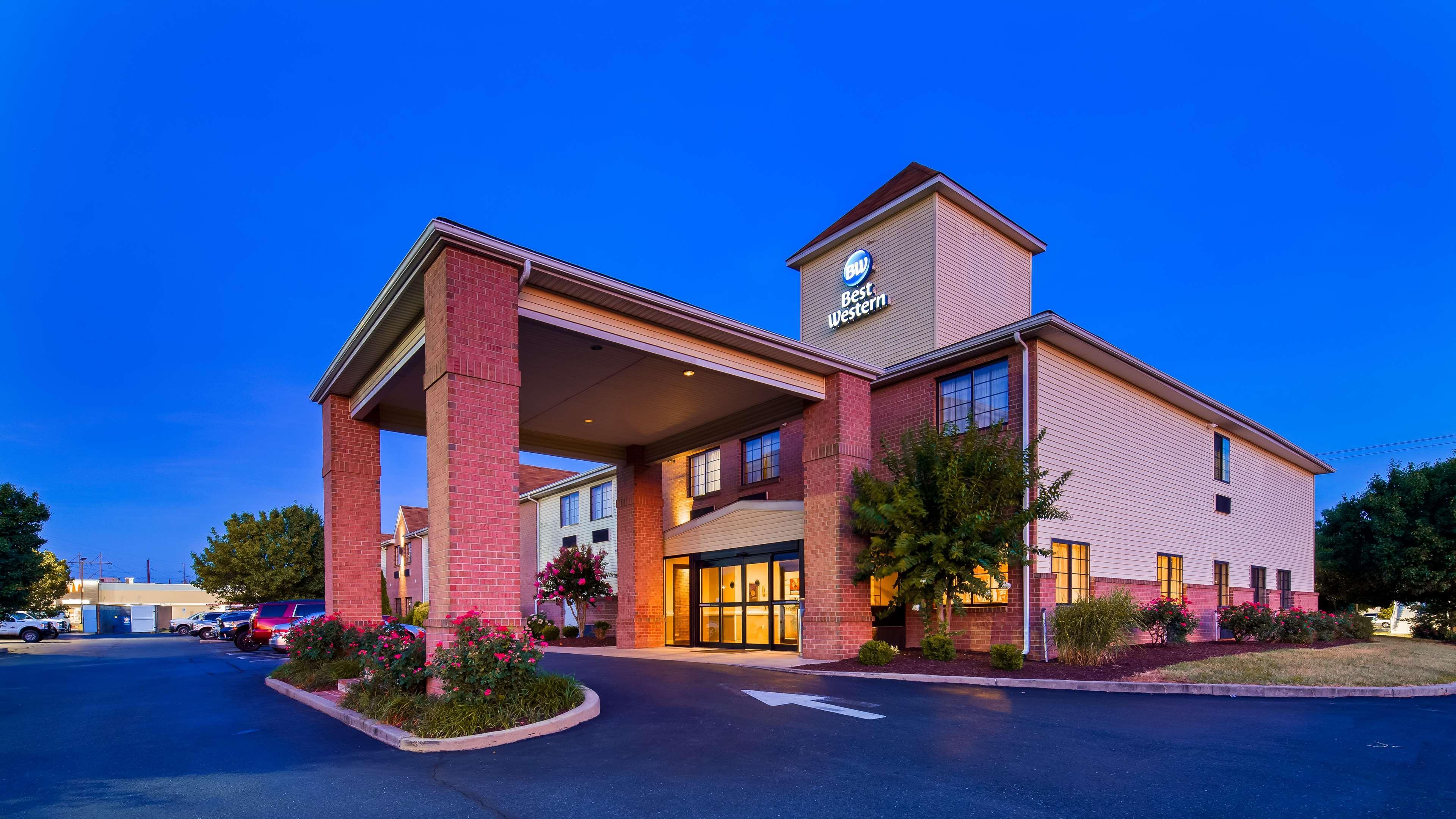 Best Western Plus Hannaford Inn & Suites Kenwood Buitenkant foto