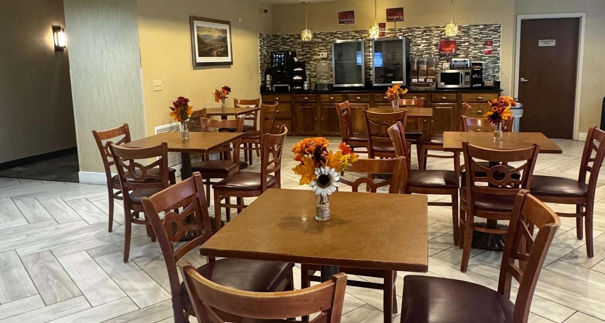 Best Western Plus Hannaford Inn & Suites Kenwood Buitenkant foto