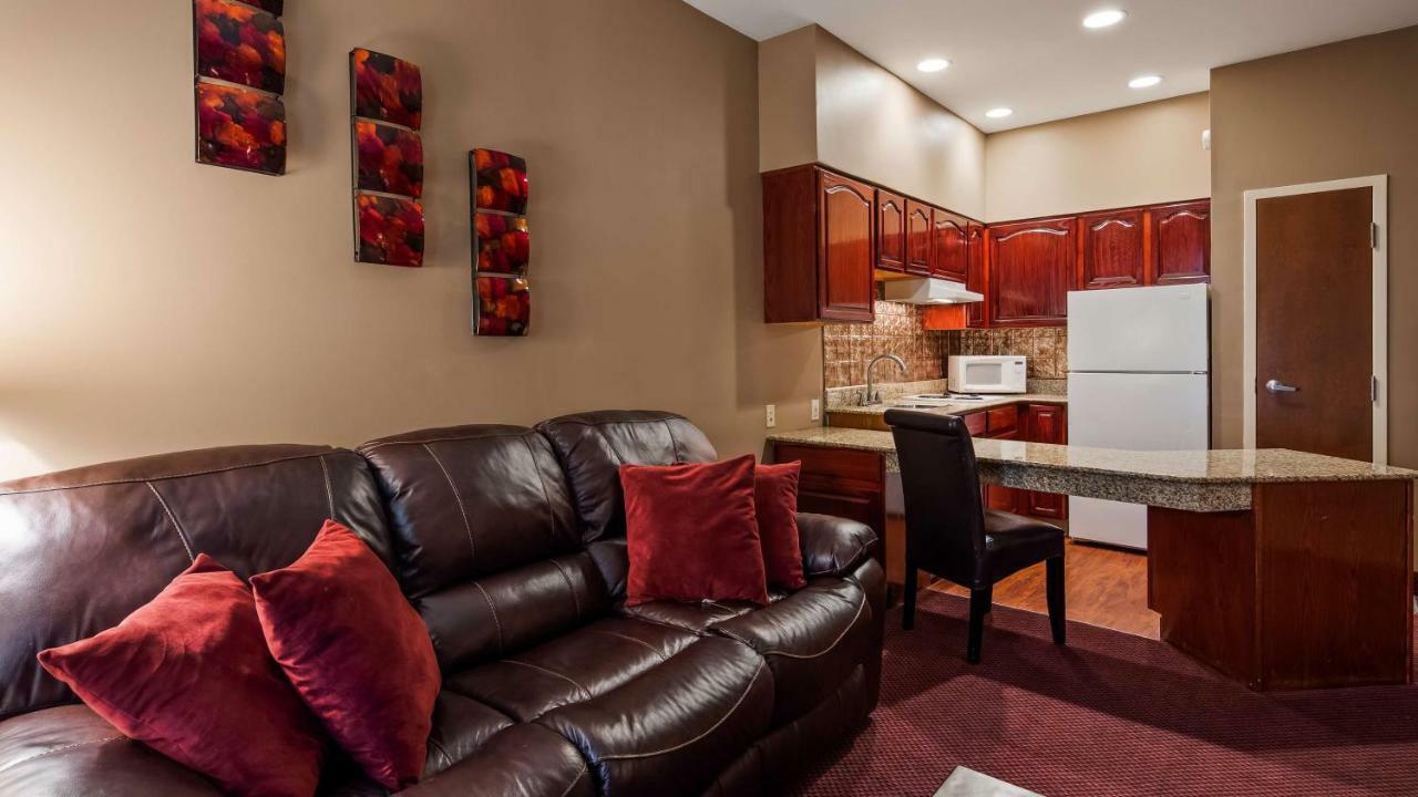 Best Western Plus Hannaford Inn & Suites Kenwood Buitenkant foto